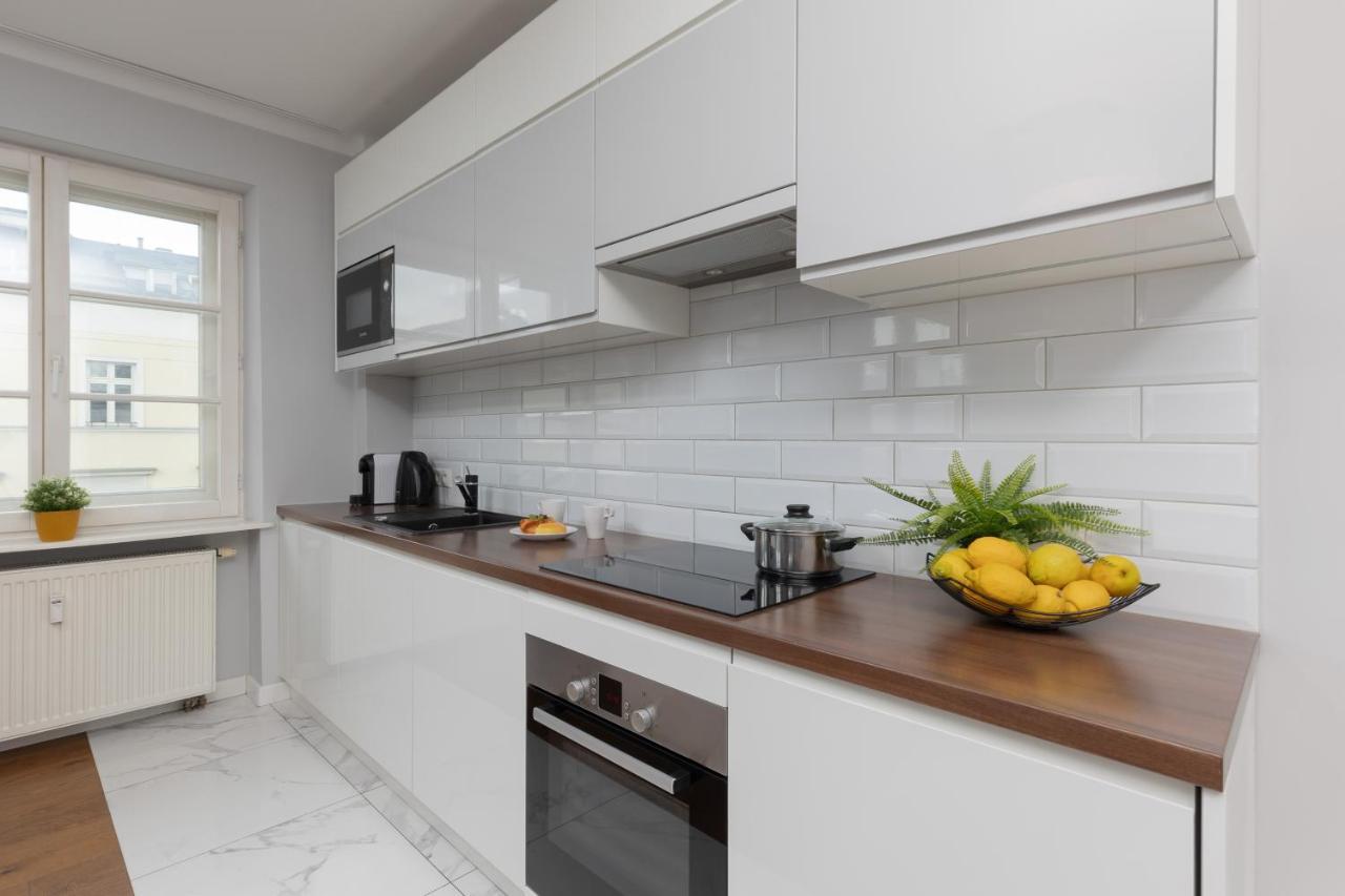City Center Aparthotel Chmielna By Noclegi Renters Варшава Екстер'єр фото