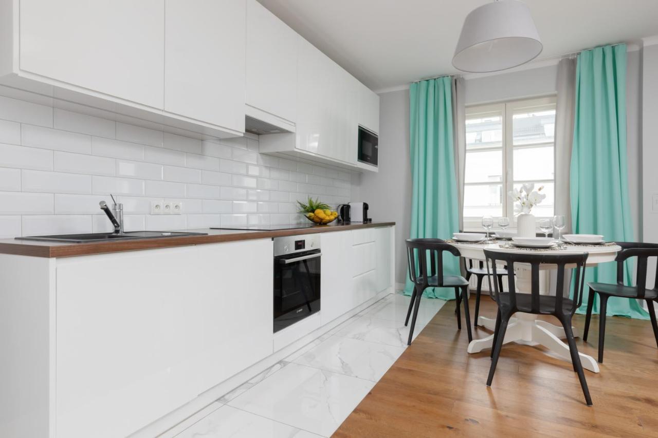 City Center Aparthotel Chmielna By Noclegi Renters Варшава Екстер'єр фото