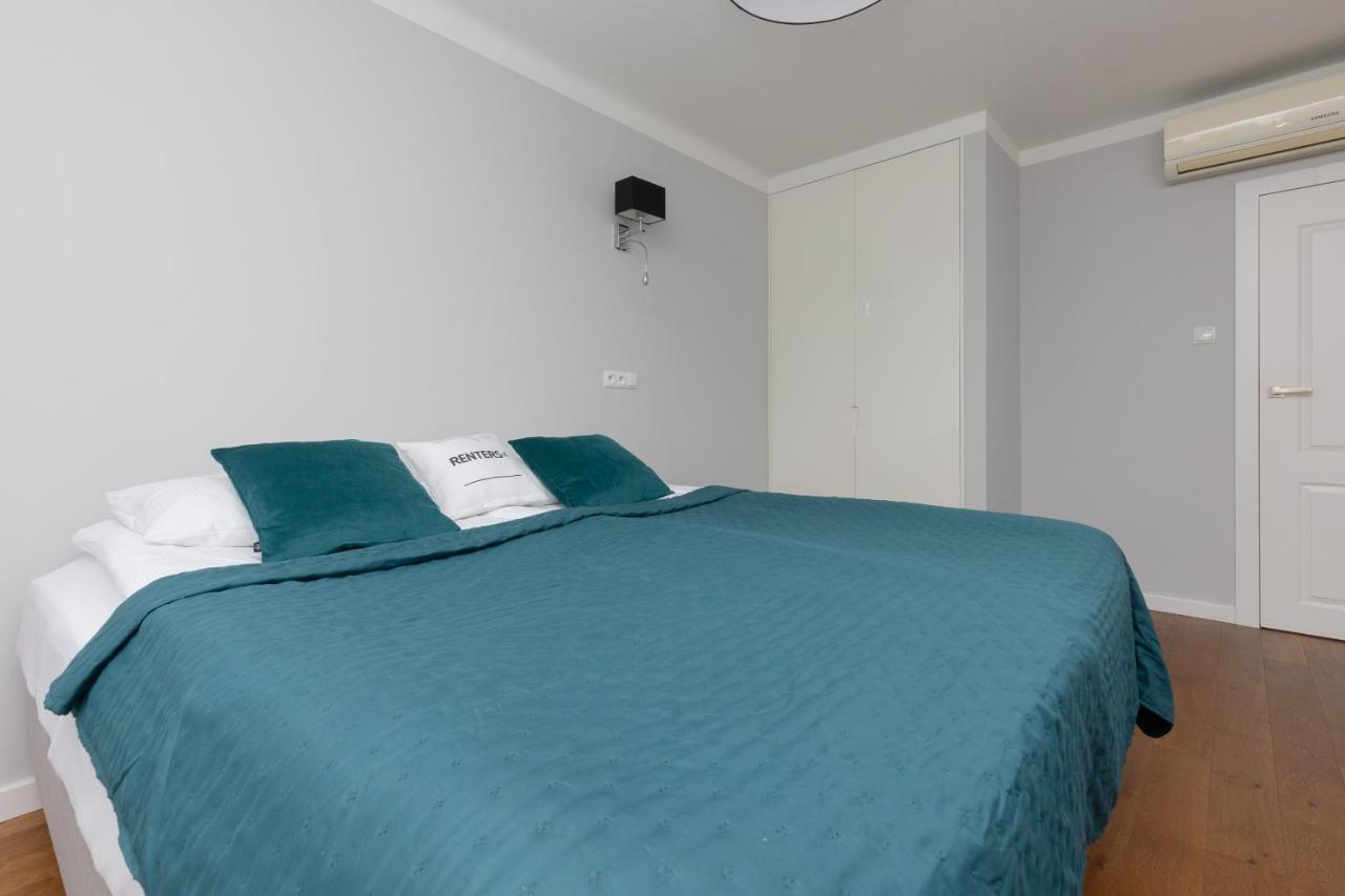 City Center Aparthotel Chmielna By Noclegi Renters Варшава Екстер'єр фото
