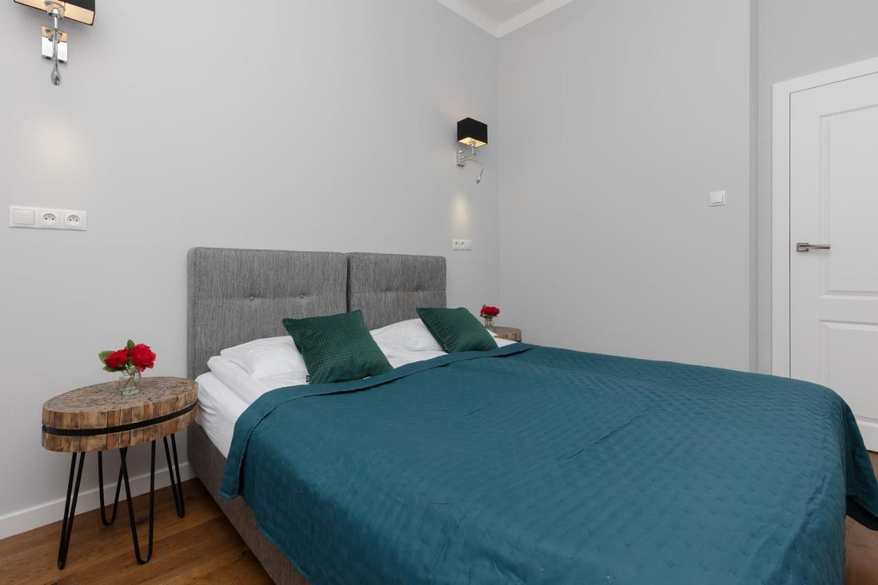City Center Aparthotel Chmielna By Noclegi Renters Варшава Екстер'єр фото
