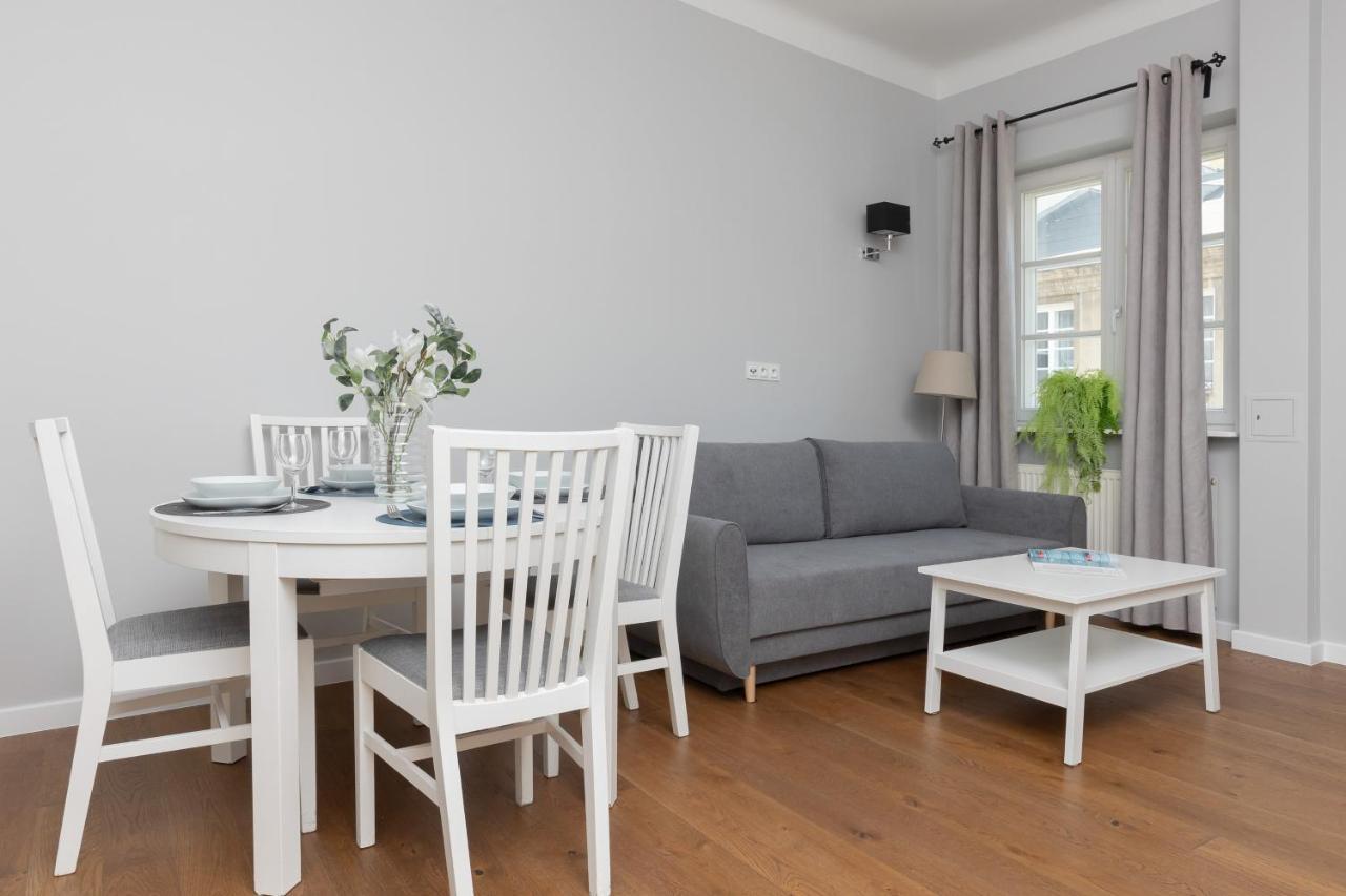 City Center Aparthotel Chmielna By Noclegi Renters Варшава Екстер'єр фото