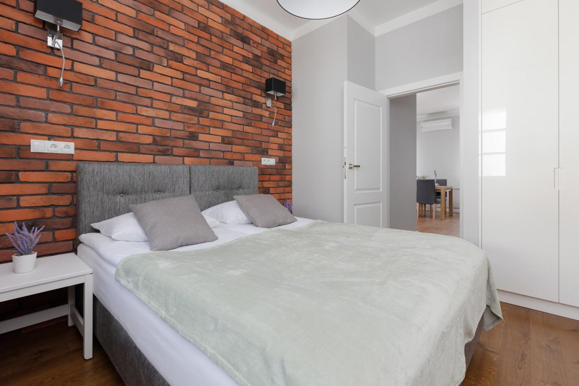 City Center Aparthotel Chmielna By Noclegi Renters Варшава Екстер'єр фото