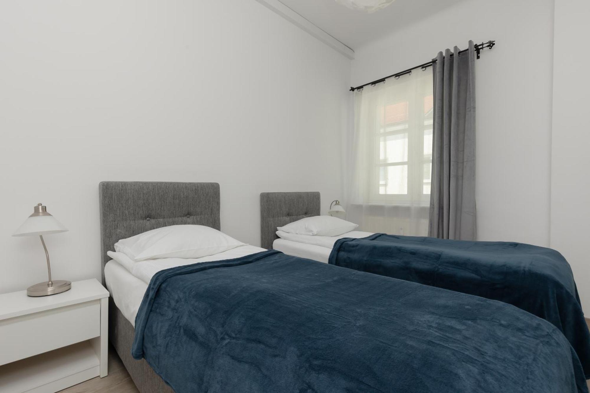 City Center Aparthotel Chmielna By Noclegi Renters Варшава Екстер'єр фото