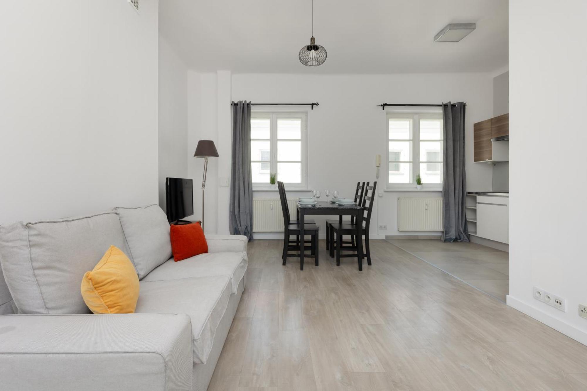 City Center Aparthotel Chmielna By Noclegi Renters Варшава Екстер'єр фото