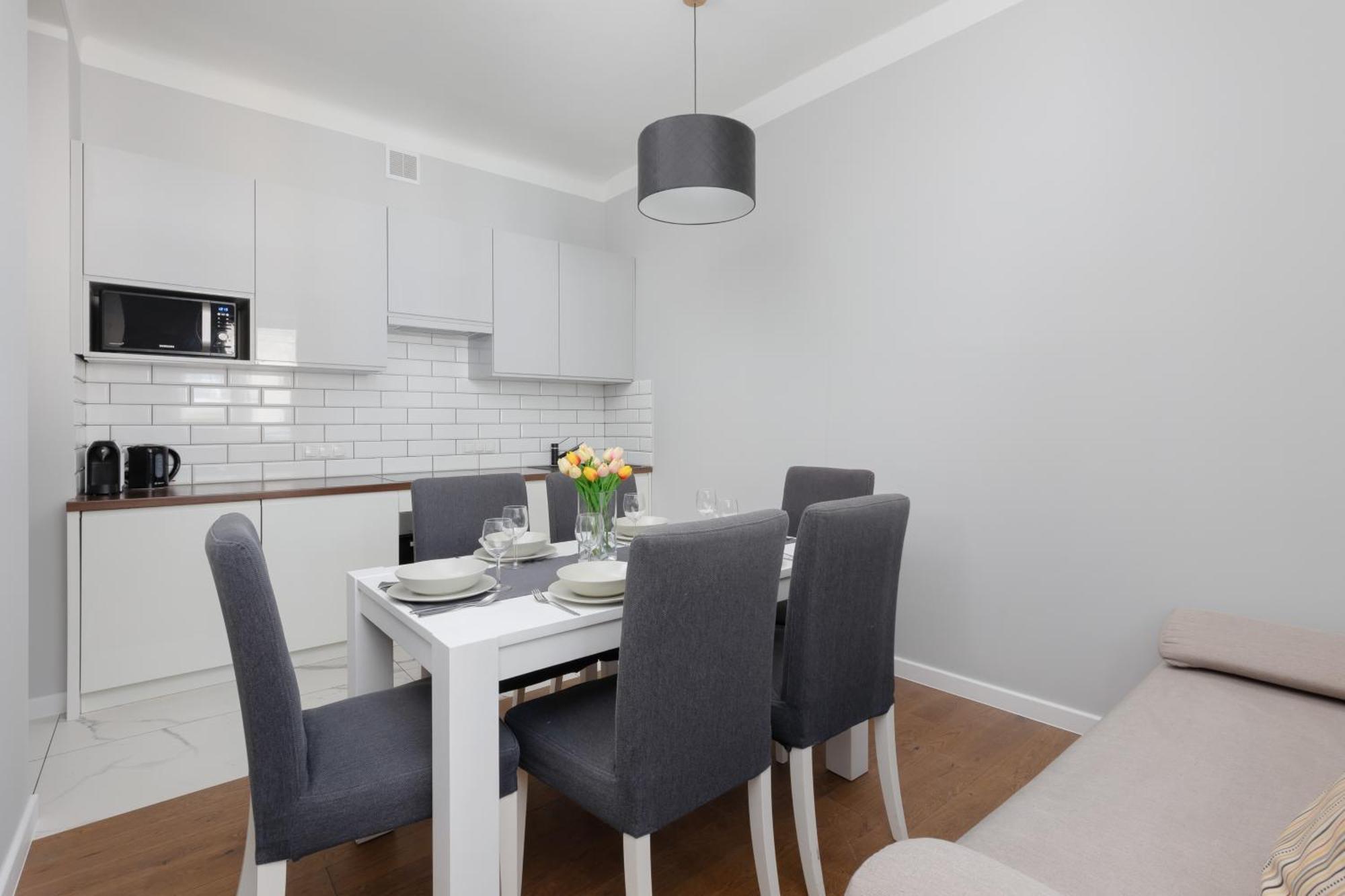 City Center Aparthotel Chmielna By Noclegi Renters Варшава Екстер'єр фото