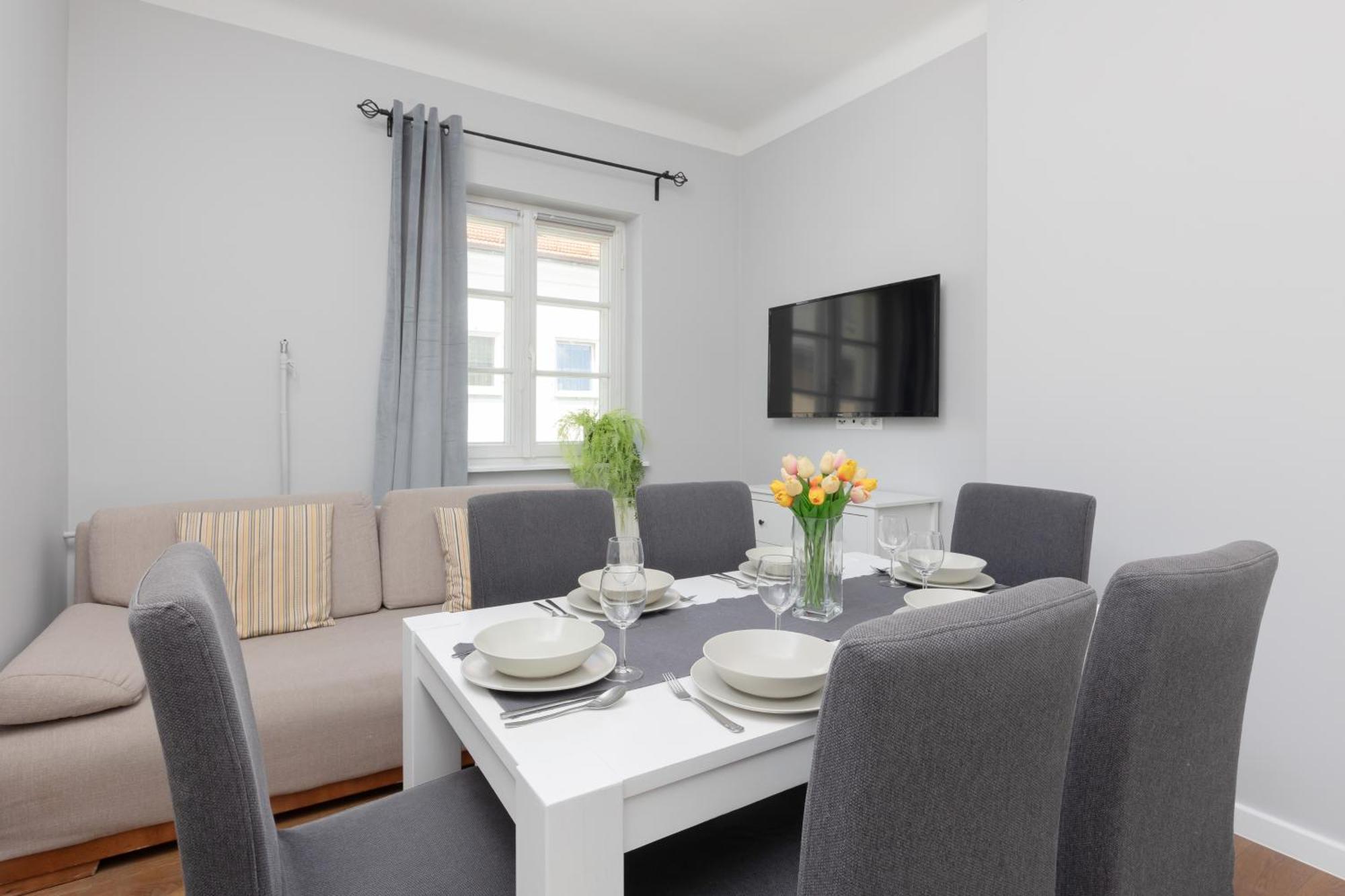 City Center Aparthotel Chmielna By Noclegi Renters Варшава Екстер'єр фото