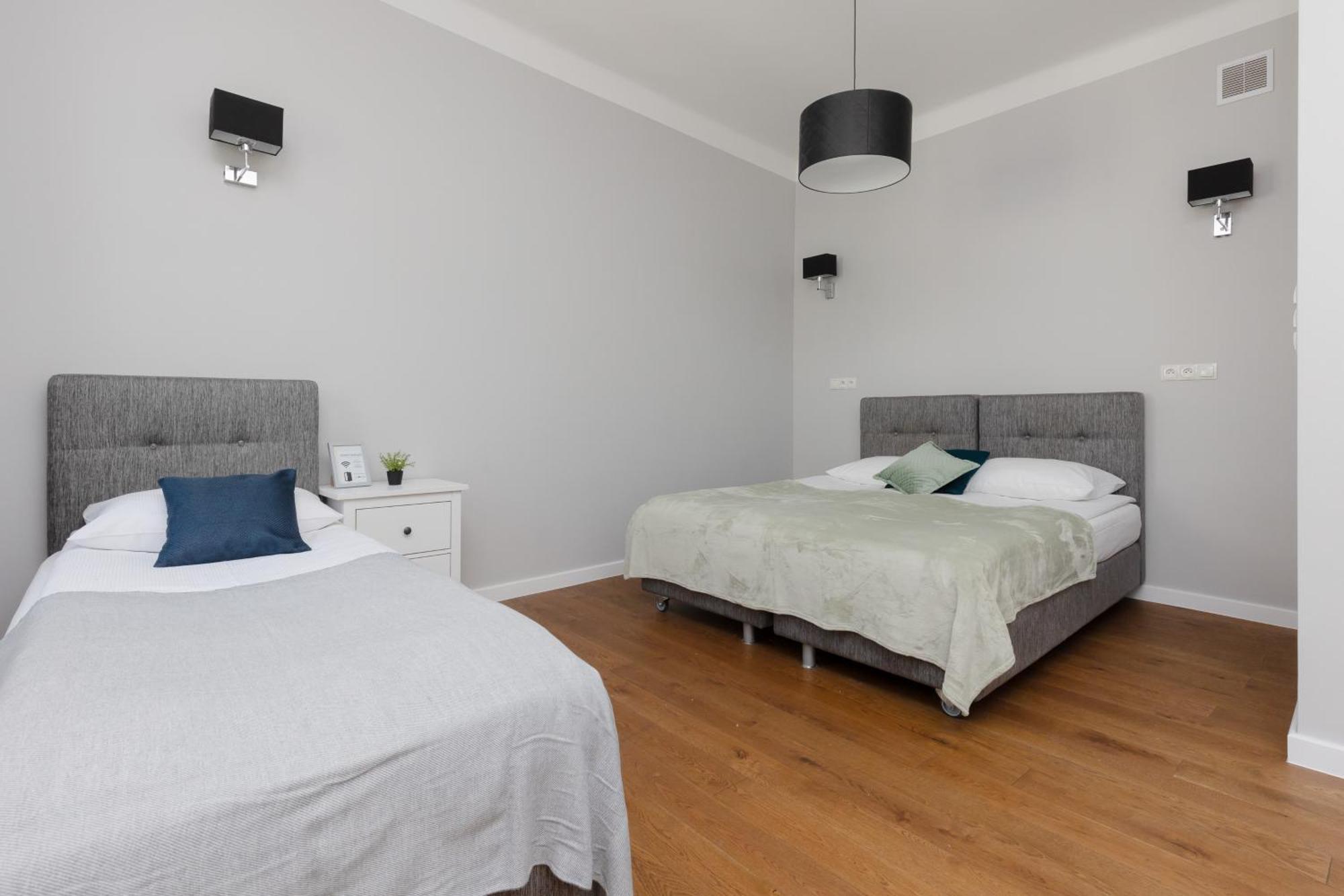City Center Aparthotel Chmielna By Noclegi Renters Варшава Екстер'єр фото