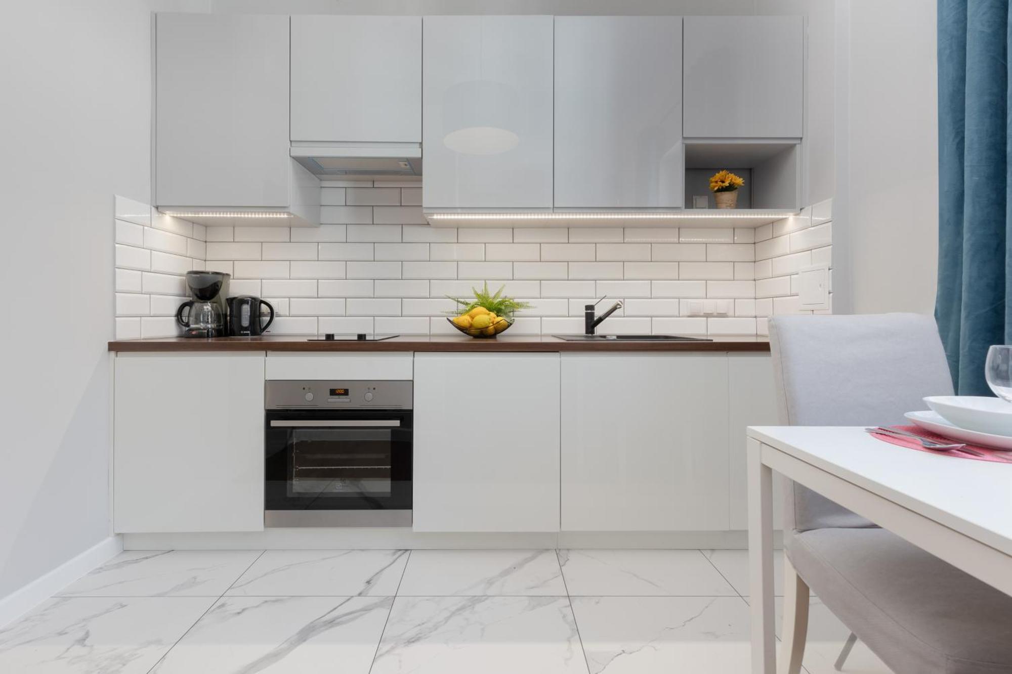City Center Aparthotel Chmielna By Noclegi Renters Варшава Екстер'єр фото
