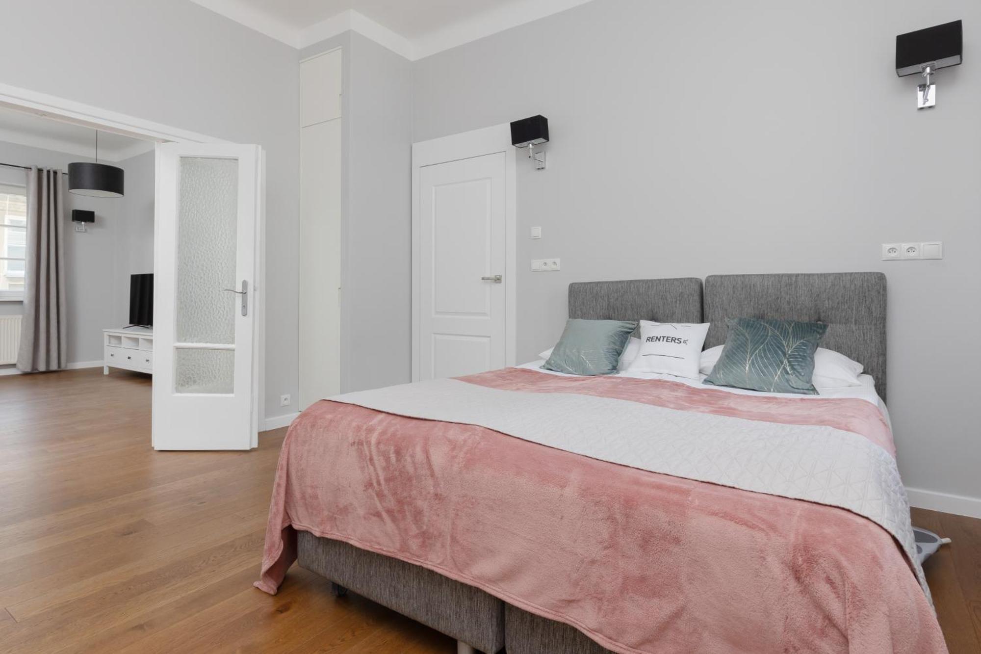 City Center Aparthotel Chmielna By Noclegi Renters Варшава Екстер'єр фото