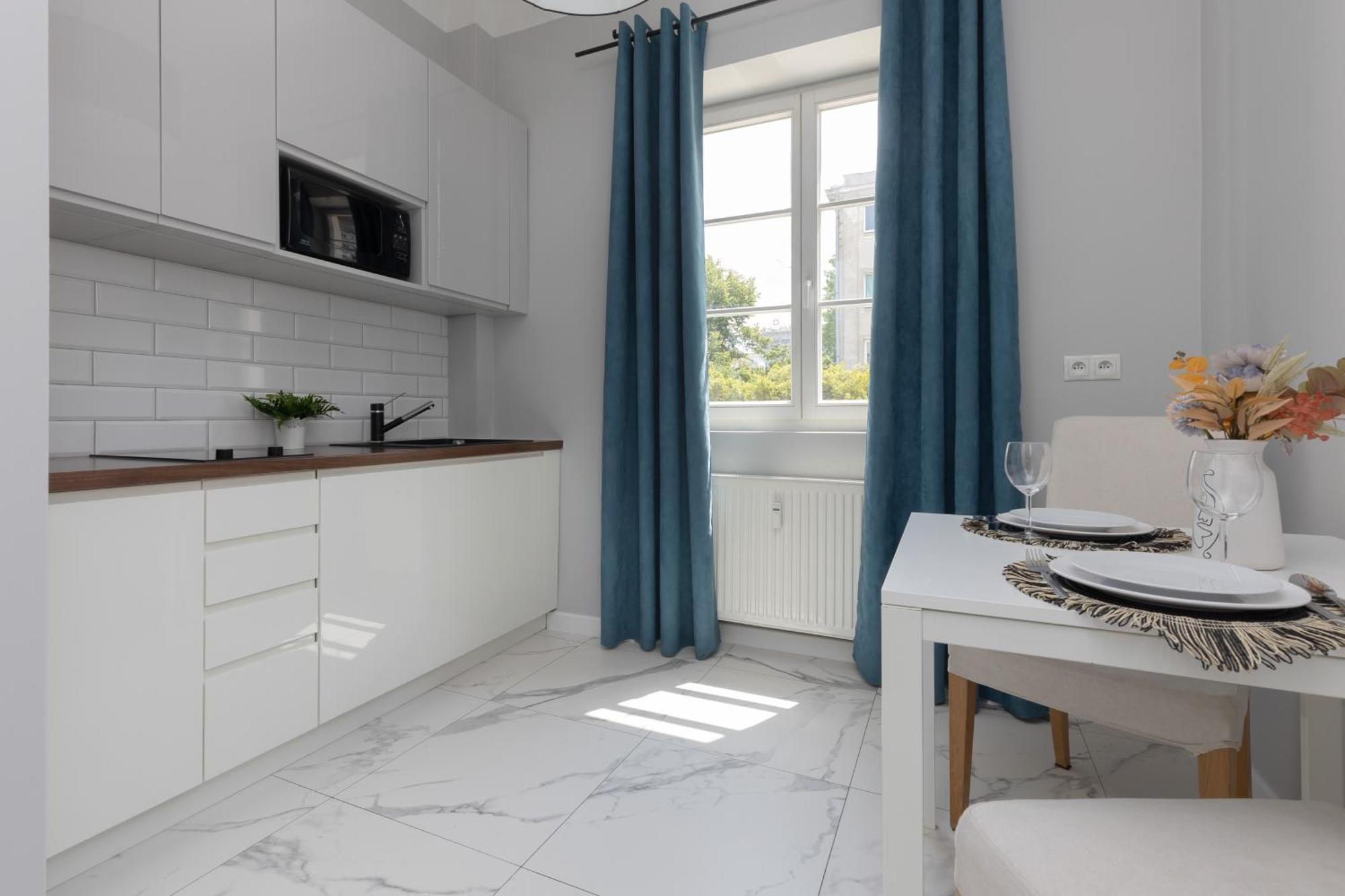 City Center Aparthotel Chmielna By Noclegi Renters Варшава Екстер'єр фото