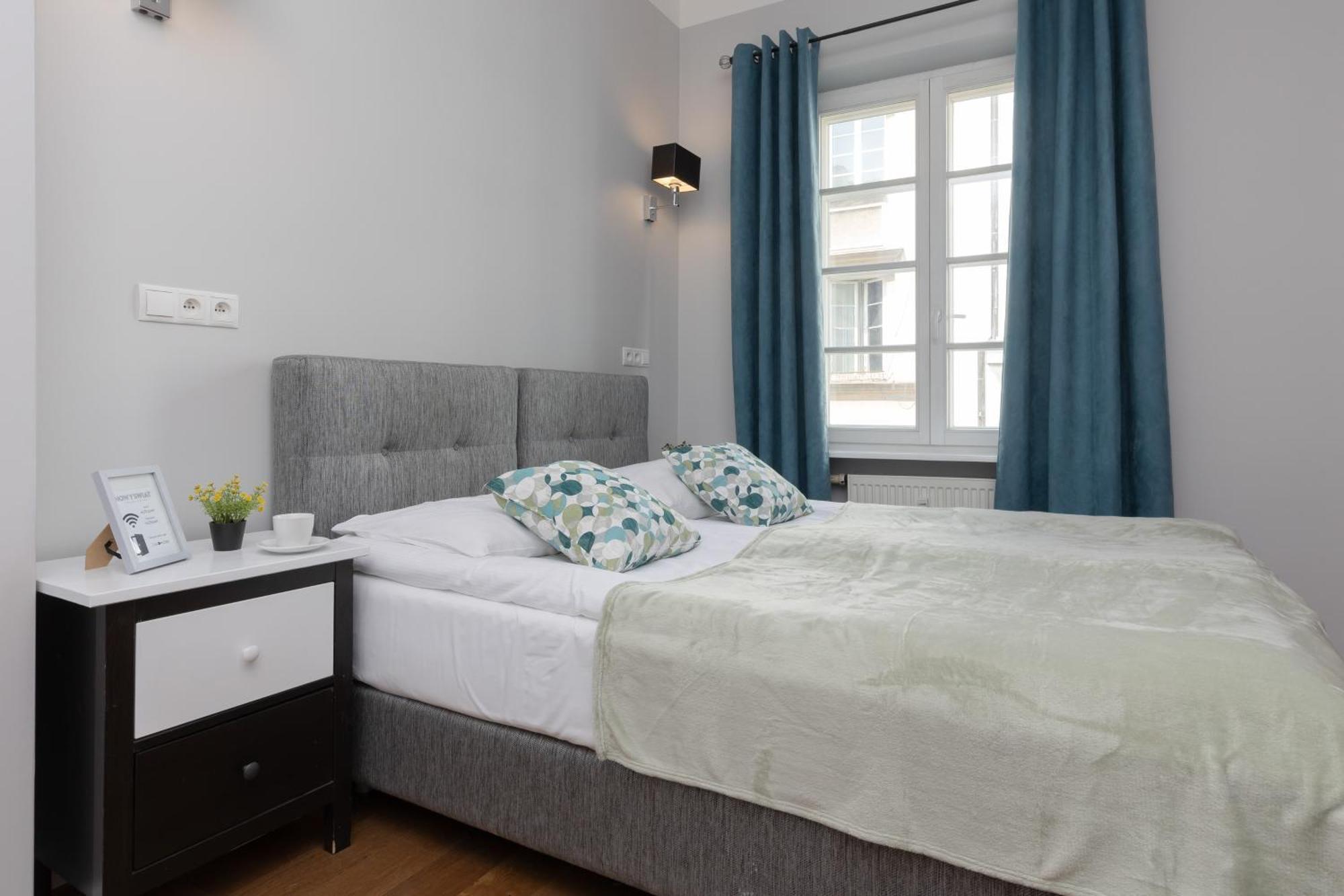 City Center Aparthotel Chmielna By Noclegi Renters Варшава Екстер'єр фото