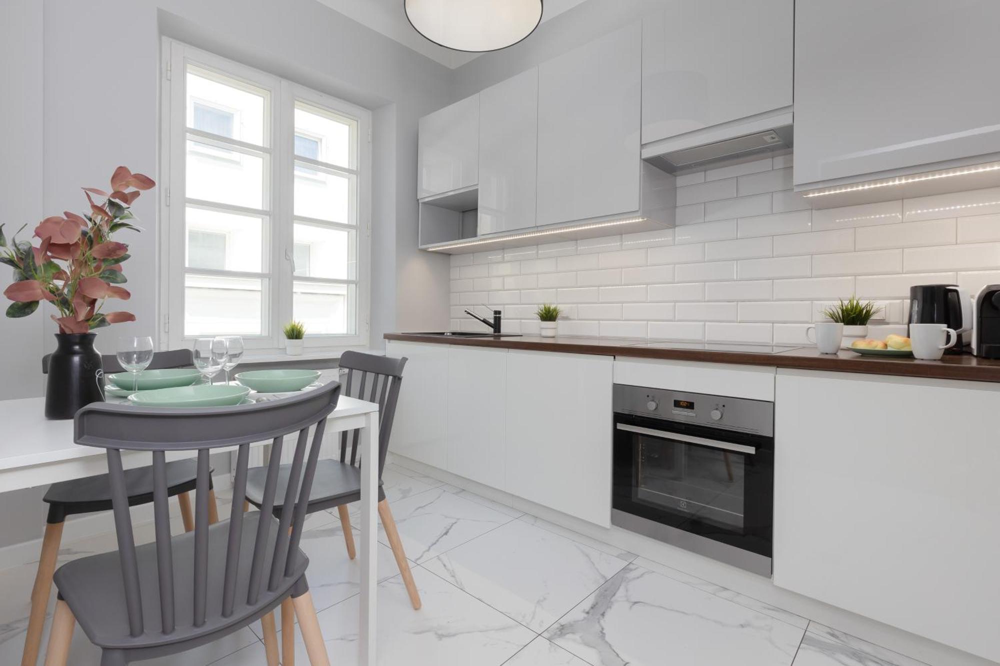 City Center Aparthotel Chmielna By Noclegi Renters Варшава Екстер'єр фото