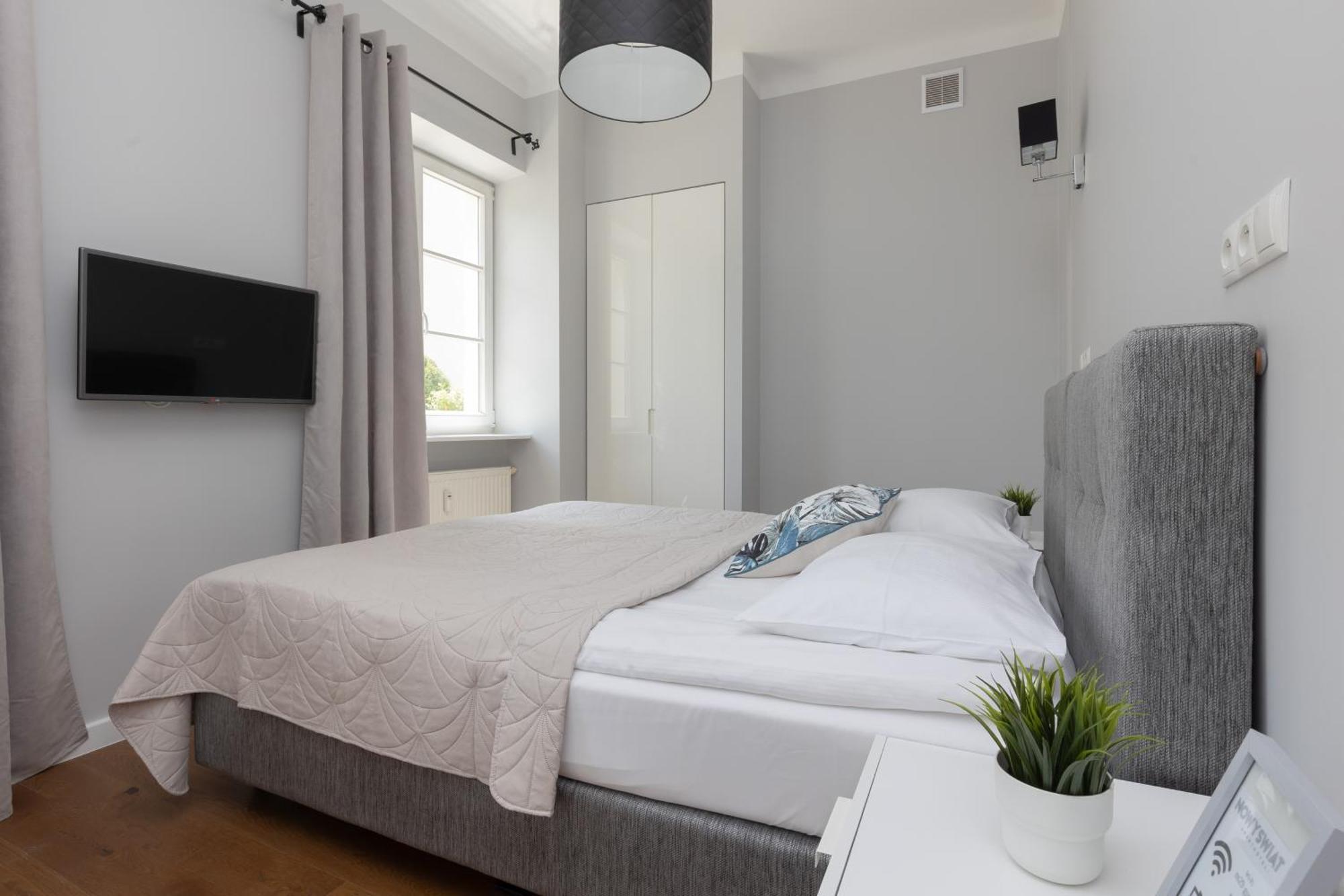 City Center Aparthotel Chmielna By Noclegi Renters Варшава Екстер'єр фото